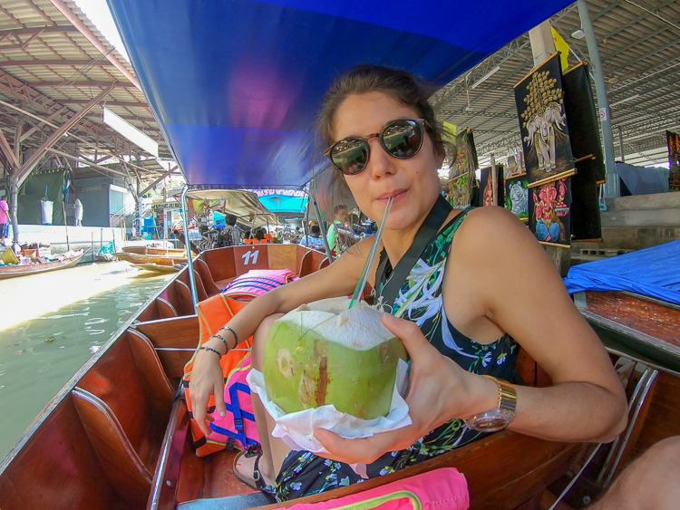 Damnoen floating market