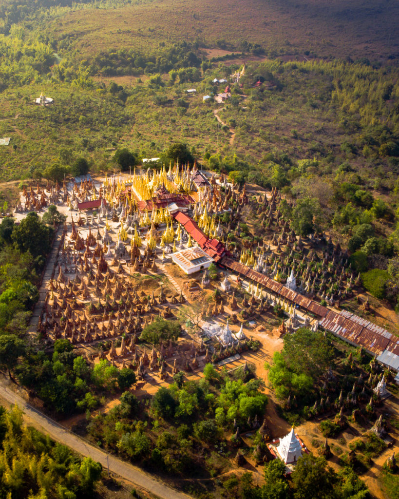 Shwe Inn Dein pagoda - Inle Lake